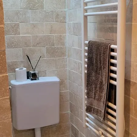 Appartamento Cocon Parisien Avec Balcon - Centre Intramuros Parigi