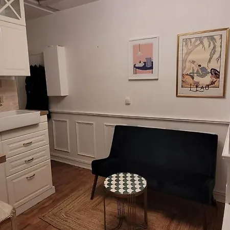 Cocon Parisien Avec Balcon - Centre Intramuros Parigi